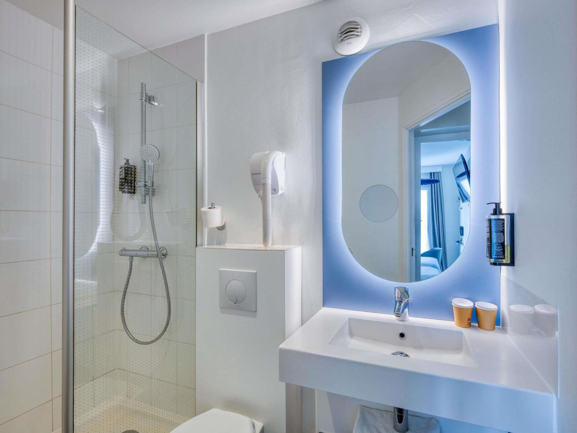 Ibis Pere Lachaise Paris