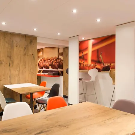 Hotel Ibis Père Lachaise Parigi