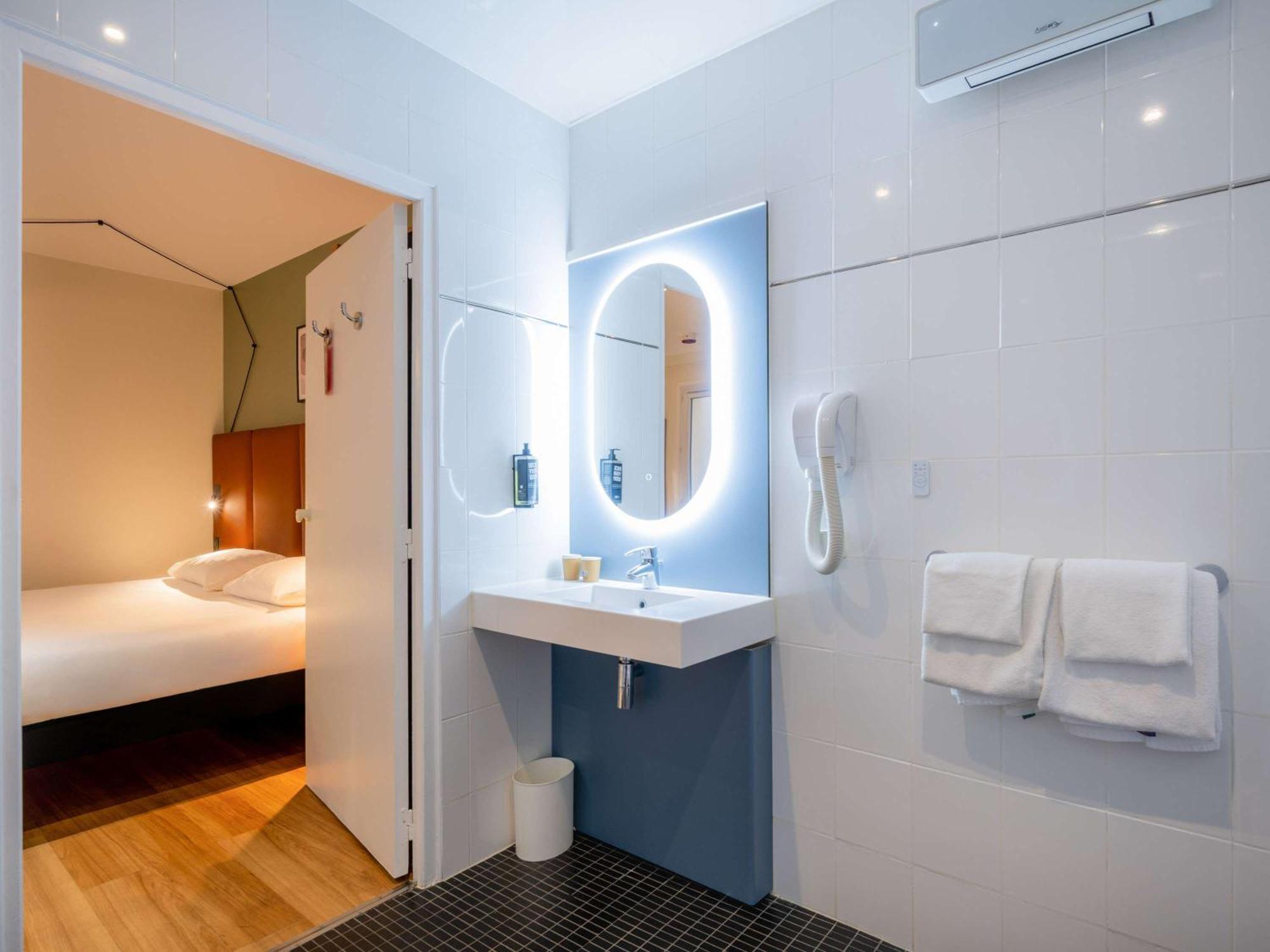 Ibis Père Lachaise Hotel Parigi