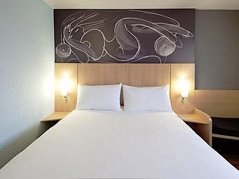 Ibis Père Lachaise Hotel