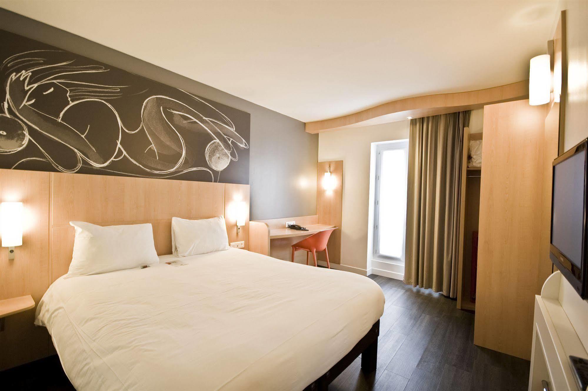 Ibis Père Lachaise 3* Parigi